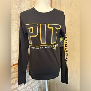 Mens Pittsburgh Penguins long sleeve logo black and gold Shirt size small
